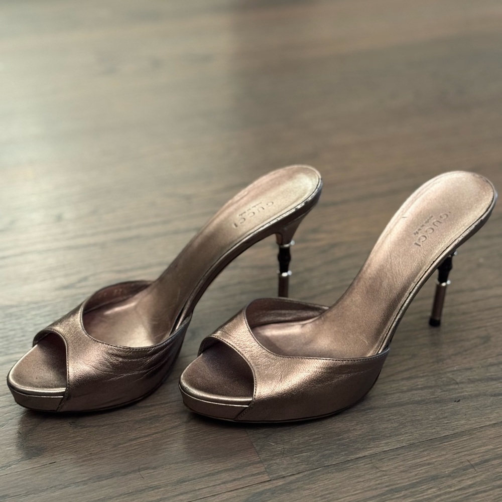 Gucci Metallic slides / metallic mules